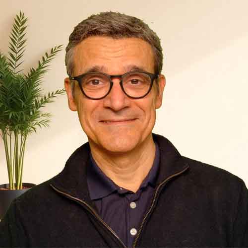 Portrait de Philippe Barrau, psychopraticien, magnétiseur et coupeur de feu à Saint-Rémy-de-Provence